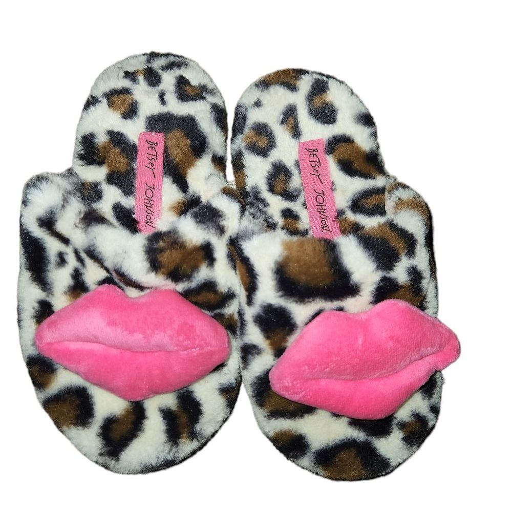 Betsey Johnson Faux Fur Leopard Pink Lips Slippers Small 5-6